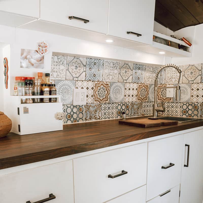 7 Must Have Items For A Photogenic Campervan - Backsplash