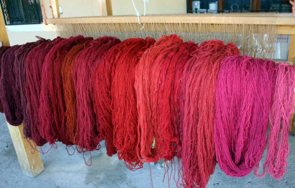 Creating different red hues for Oxacan rugs