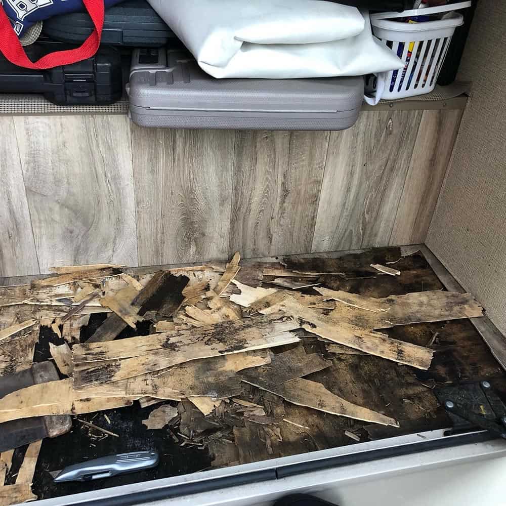 Rotting floor wood boards in an RV
