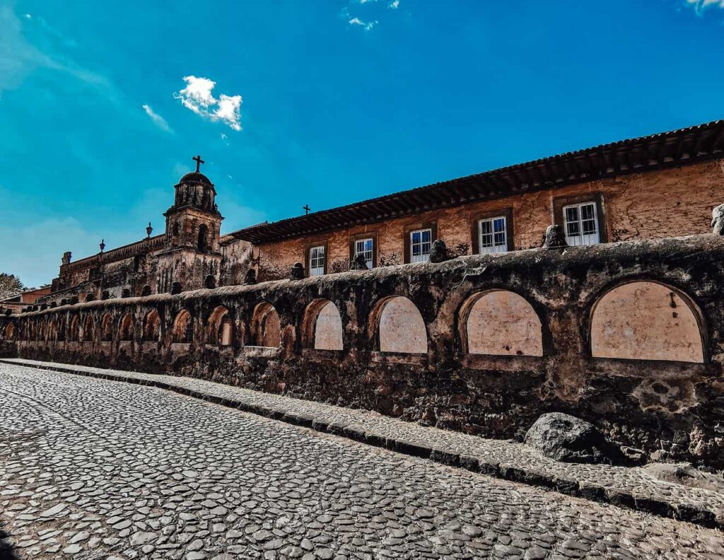 Just outside the Templo de el Sagrario